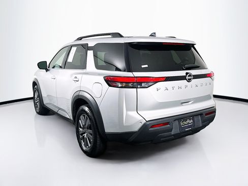 Used 2025 Nissan Pathfinder SV FWD image 5