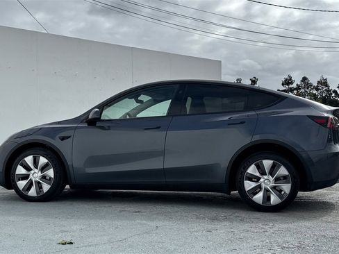 Used 2023 Tesla Model Y Long Range image 7