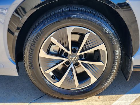 Used 2024 Lexus RZ 450e Premium image 10