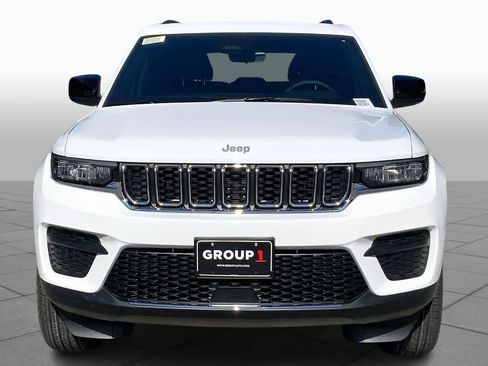 New 2026 Jeep Grand Cherokee Laredo X RWD image 3