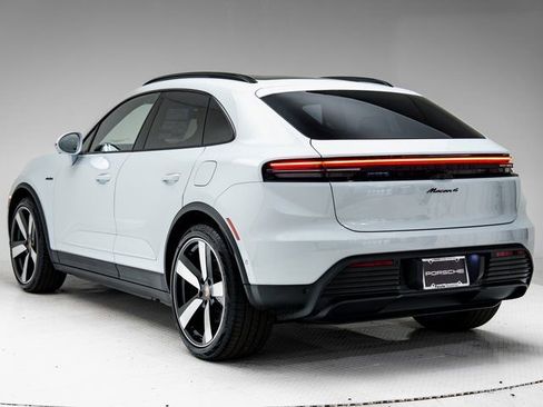 New 2026 Porsche Macan 4 Electric image 3