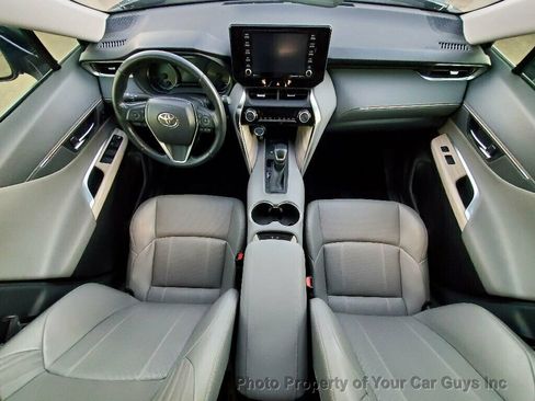 Used 2021 Toyota Venza XLE w/ Softex Package image 24