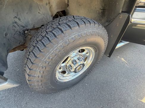 Used 2003 Chevrolet Silverado 2500 LT w/ Skid Plate Package AWD/4WD image 7