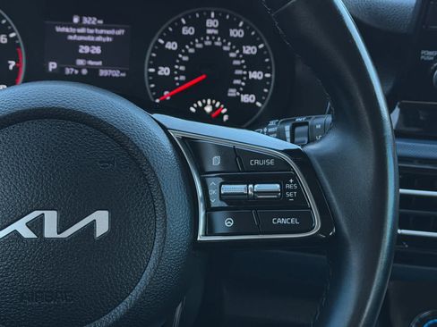 Used 2023 Kia Seltos S image 16