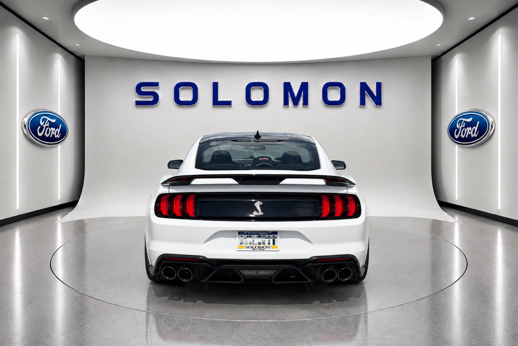 Used 2022 Ford Mustang Shelby GT500 w/ Technology Package RWD image 5