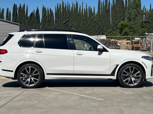 Used 2020 BMW X7 M50i AWD/4WD image 3