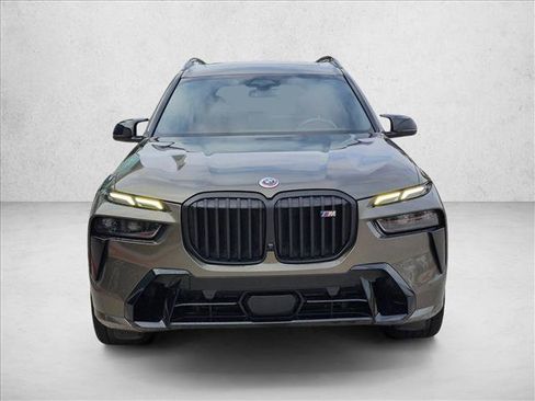 Used 2023 BMW X7 M60i AWD/4WD image 2