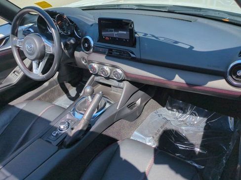 Used 2018 MAZDA MX-5 Miata RF Grand Touring image 15