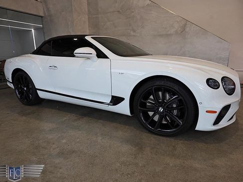 Used 2021 Bentley Continental GT V8 AWD/4WD image 43