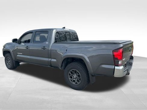 Used 2018 Toyota Tacoma SR5 image 3