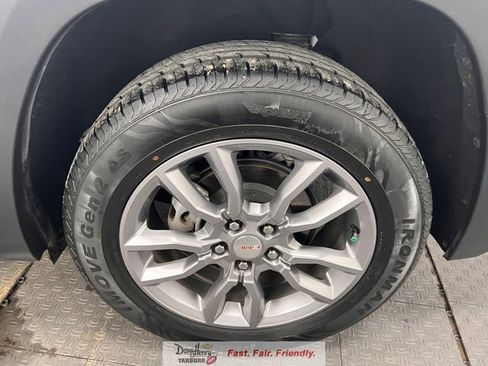 Used 2022 GMC Terrain SLT image 23