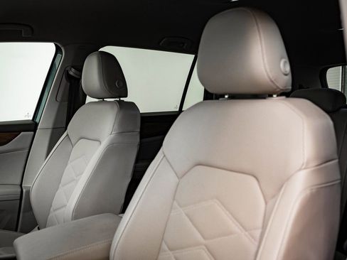 Used 2024 Volkswagen Atlas SE FWD image 22