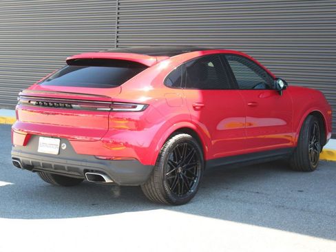 Certified 2025 Porsche Cayenne Coupe AWD/4WD image 8