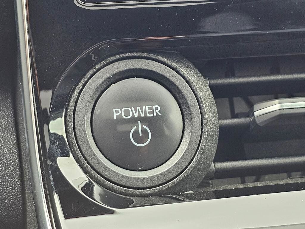 Certified 2023 Subaru Solterra AWD image 27
