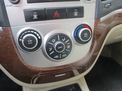 Used 2009 Hyundai Santa Fe GLS image 26