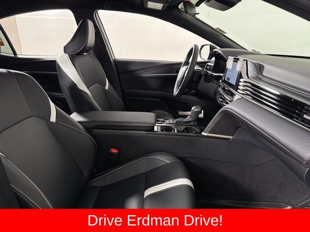 Used 2026 Toyota Camry SE FWD image 25