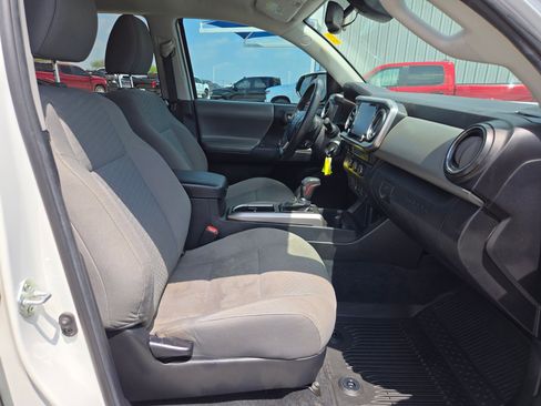 Used 2021 Toyota Tacoma SR5 RWD image 22