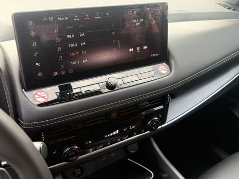 Used 2026 Nissan Rogue SL FWD image 18