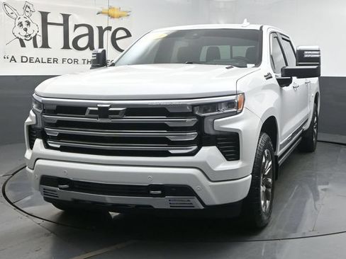 Used 2023 Chevrolet Silverado 1500 High Country w/ Technology Package AWD/4WD image 7