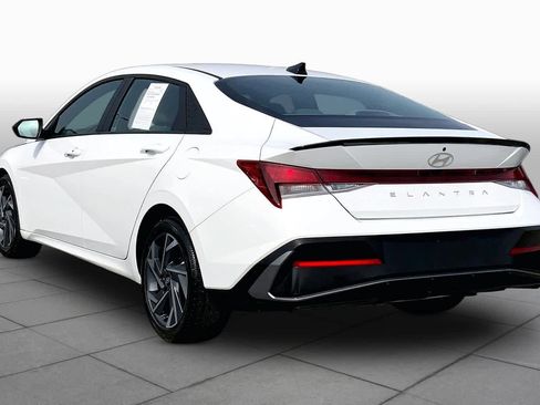 Used 2025 Hyundai Elantra Sport FWD image 11