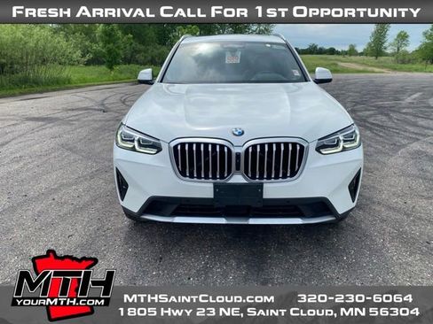 Used 2024 BMW X3 xDrive30i AWD/4WD image 3