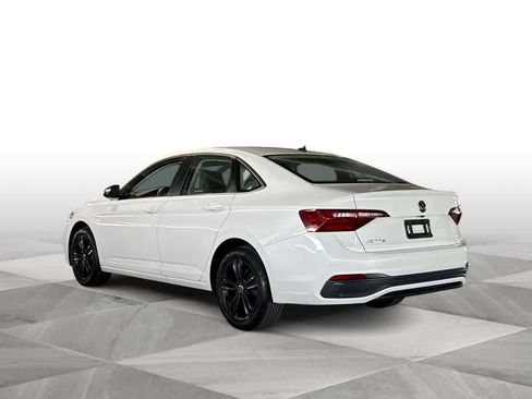 Used 2024 Volkswagen Jetta SE w/ Panoramic Sunroof Package FWD image 6