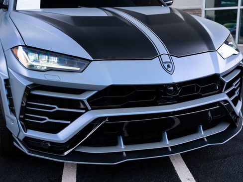 Used 2022 Lamborghini Urus AWD/4WD image 5