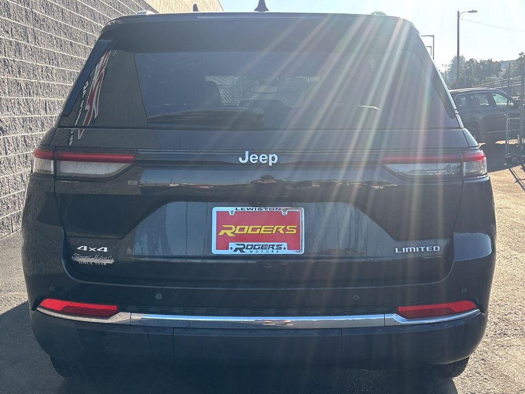 Used 2024 Jeep Grand Cherokee Limited w/ Trailer Tow Package AWD/4WD image 7