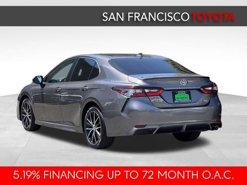 Certified 2022 Toyota Camry SE FWD image 3