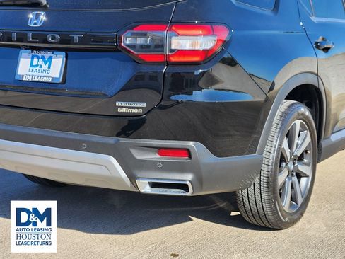 Used 2025 Honda Pilot Touring image 14