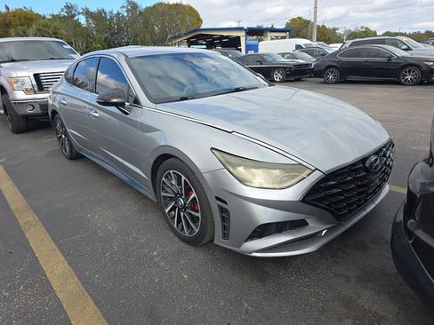 Used 2018 Buick Encore Preferred image 3