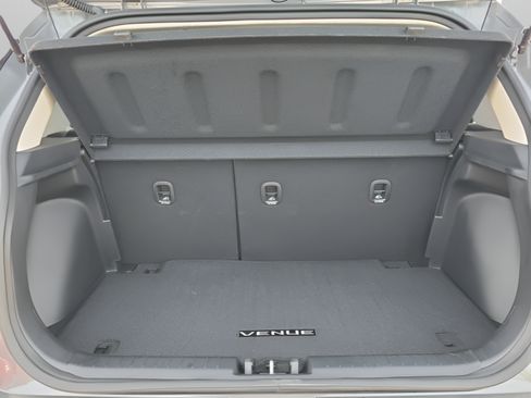 Used 2025 Hyundai Venue SEL FWD image 33