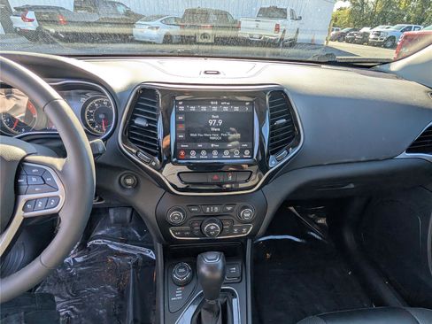 Used 2022 Jeep Cherokee Limited image 14