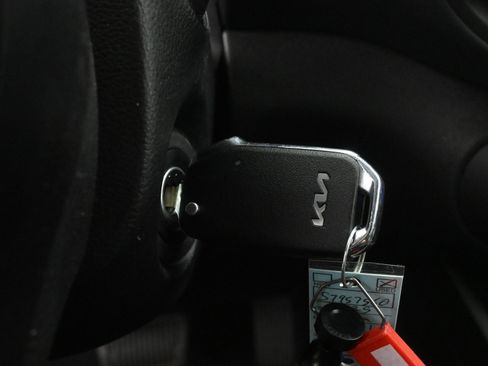 Used 2025 Kia Soul LX FWD image 19
