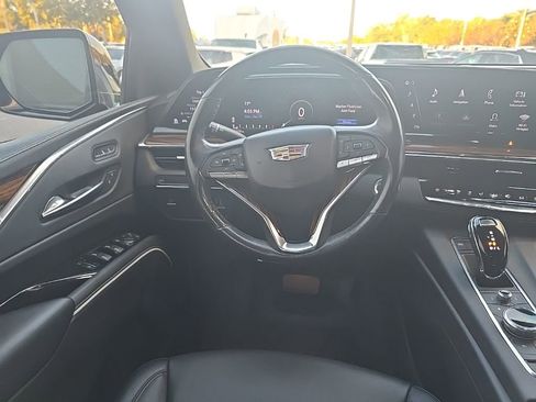 Used 2022 Cadillac Escalade ESV Luxury image 6