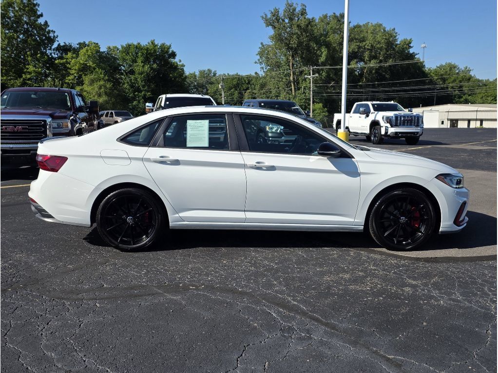 Used 2025 Volkswagen Jetta GLI Autobahn FWD image 18