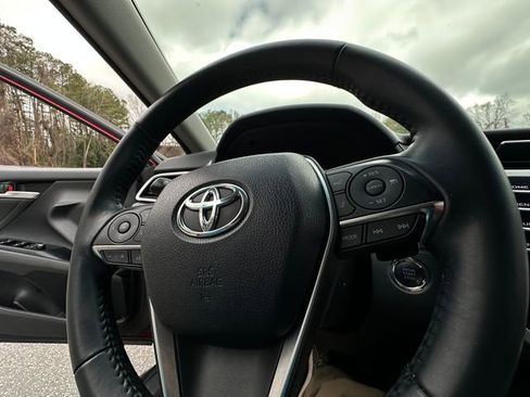 Used 2018 Toyota Camry XSE image 21