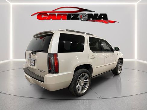 Used 2013 Cadillac Escalade Premium image 3
