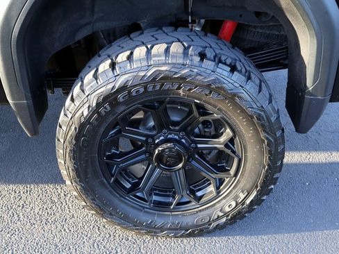 Used 2022 GMC Sierra 2500 AT4 image 21