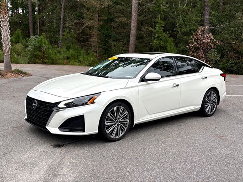 Used 2024 Nissan Altima 2.5 SL image 3