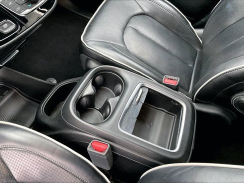 Used 2018 Chrysler Pacifica Limited w/ Advanced Safetytec Group image 16