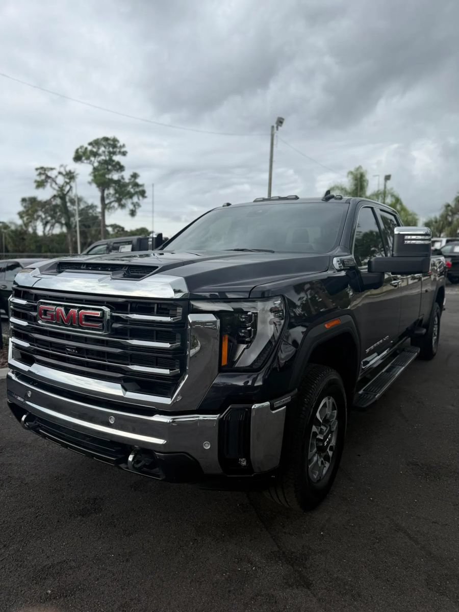Used 2025 GMC Sierra 2500 SLT w/ SLT Convenience Package AWD/4WD image 1