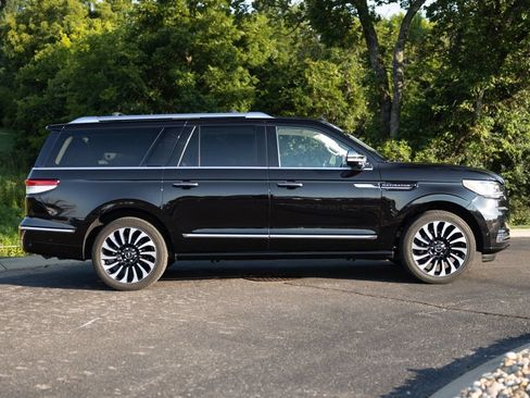 Used 2022 Lincoln Navigator L Black Label AWD/4WD image 8