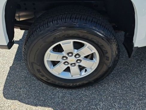 Used 2019 Chevrolet Colorado W/T w/ WT Convenience Package AWD/4WD image 11