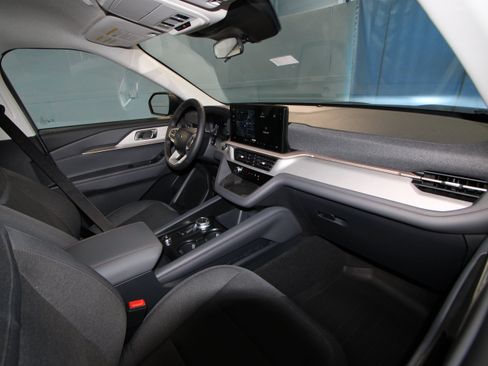 New 2026 Ford Explorer Active AWD/4WD image 16