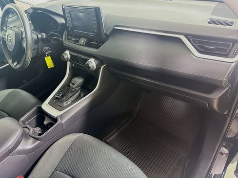 Certified 2021 Toyota RAV4 LE image 28