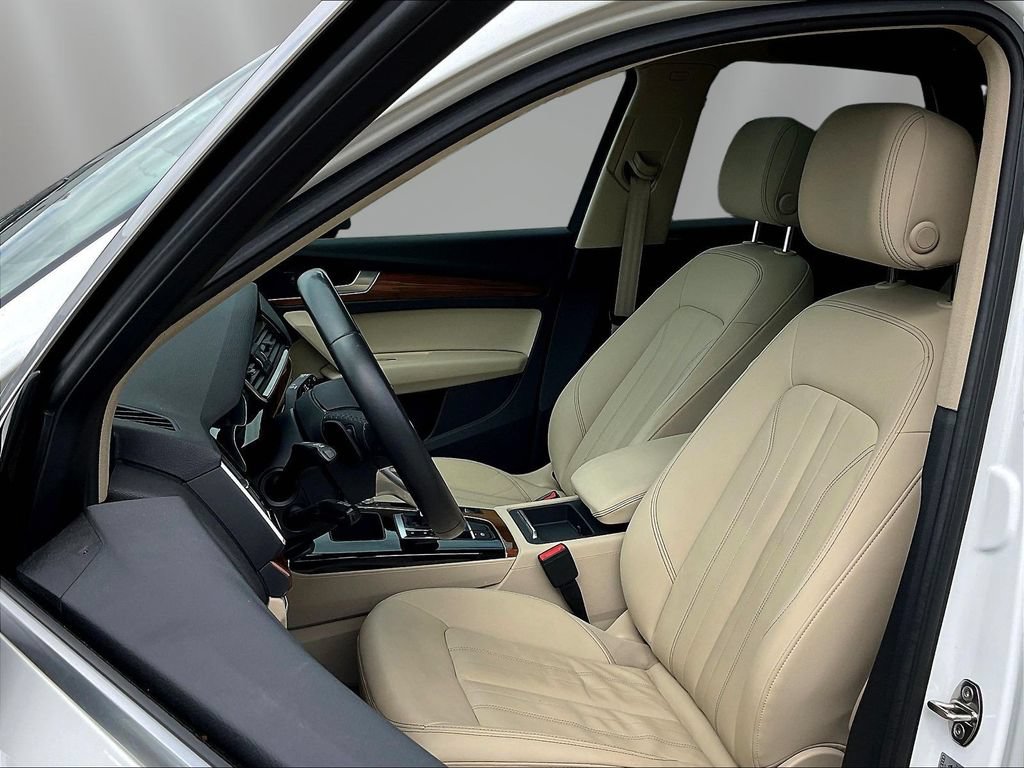 Used 2022 Audi Q5 2.0T Premium w/ Convenience Package AWD/4WD image 21