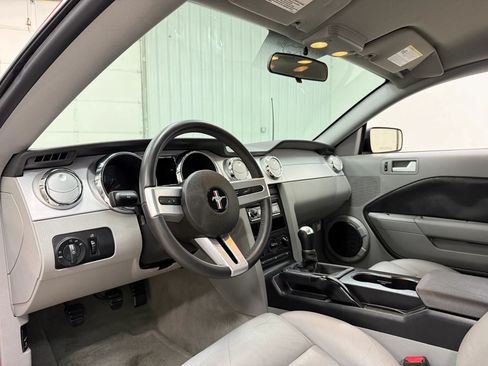 Used 2006 Ford Mustang Coupe RWD image 12