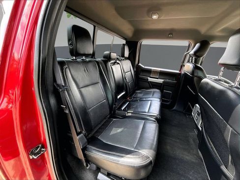 Used 2017 Ford F250 Lariat w/ Lariat Value Package AWD/4WD image 28