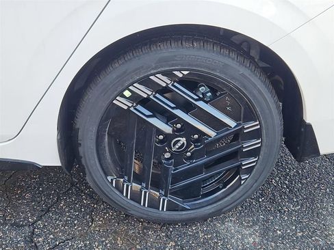 New 2026 Nissan Sentra SR w/ Floor Mat Package image 4